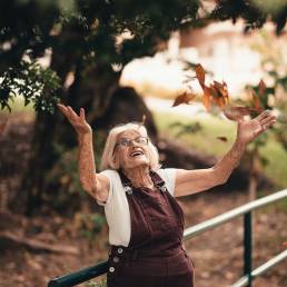 foto-senhora-sorrindo